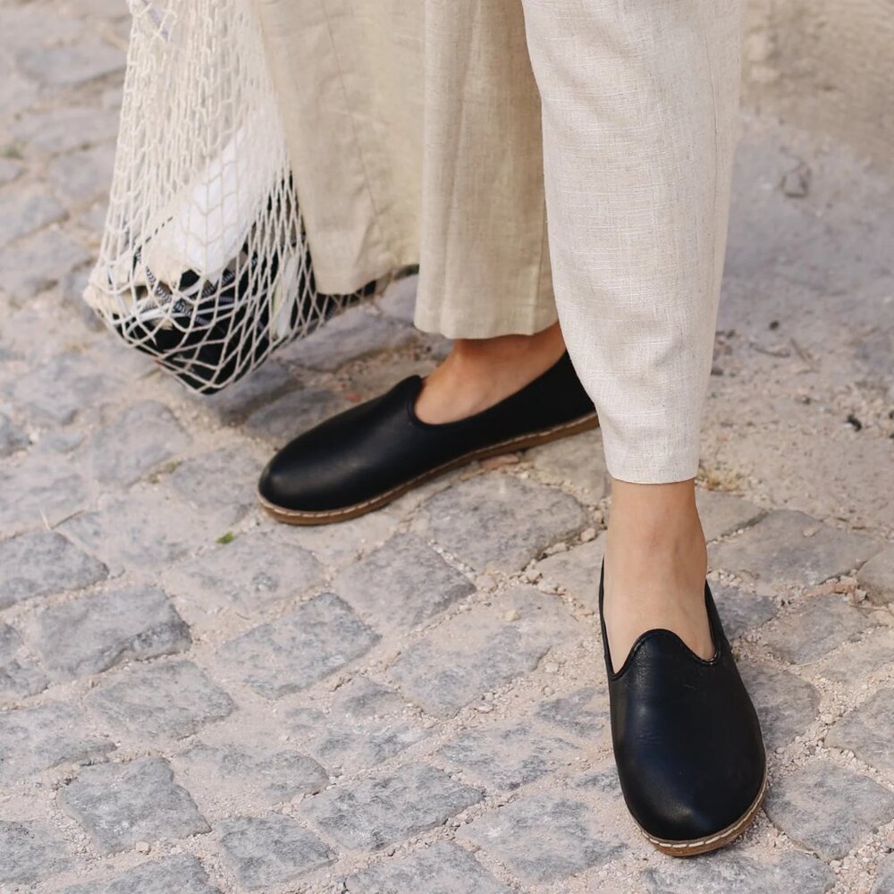 Artisanal, Hand Made, Comfiest Shoes Ever! Charix Black Slip On Shows (size 7) - Picture 11 of 11
